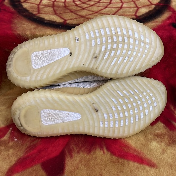 Athletic_Shoes